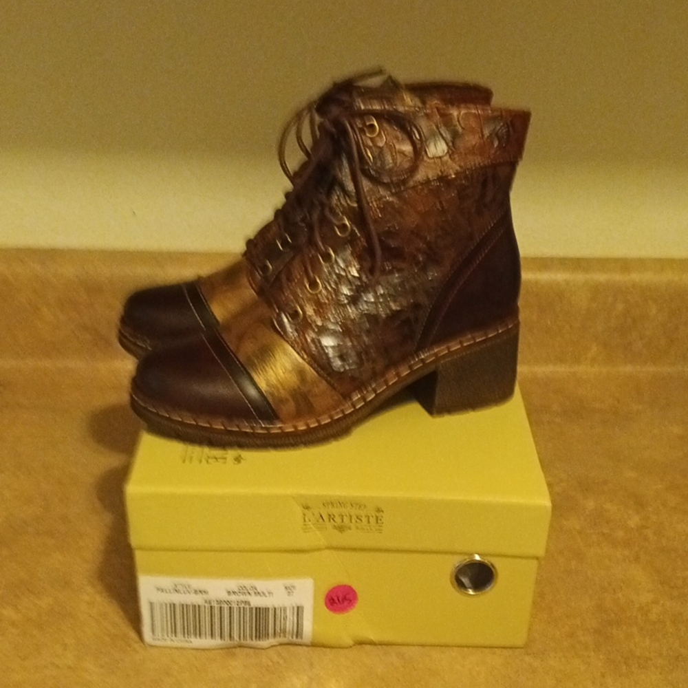 L'artiste Brown Leather Boots